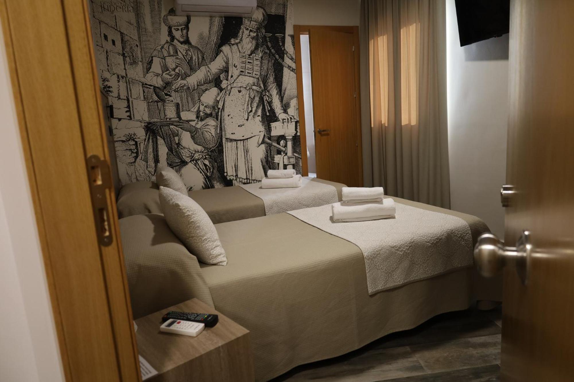 Hospedium Dlj Hostal Tematico Desde La Juderia Arjona Eksteriør billede